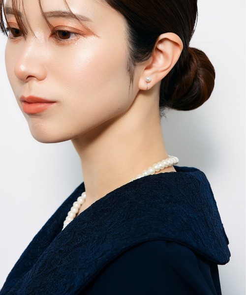 Jewel closet by L&Co.（ジュエルクローゼットバイエルアンドコー）の「K10 ホワイトゴールド シェル/貝 パール イヤリング（イヤリング・レディース・ゴールド系/ゴールド系2/ゴールド系1・FREE）」の14枚目の写真