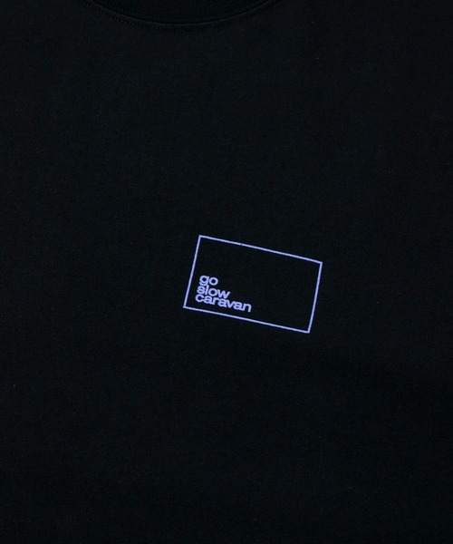 go slow caravan(ゴースローキャラバン)の「USA/C スクエアLOGO バックプリント ゆったり TEE(Tシャツ/カットソー・メンズ・ホワイト/アイボリー/ブラック/イエロー/ブルー/バイオレット・MEDIUM/LARGE/X-LARGE)」の8枚目の写真