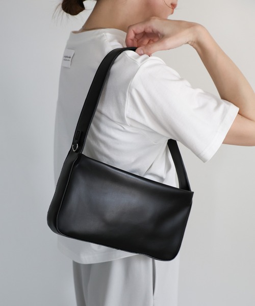 select MOCA（セレクトモカ）の「ワンハンドルスクエアバッグ（ショルダーバッグ・レディース・ブラック/カーキ/ブラウン・FREE）」の2枚目の写真