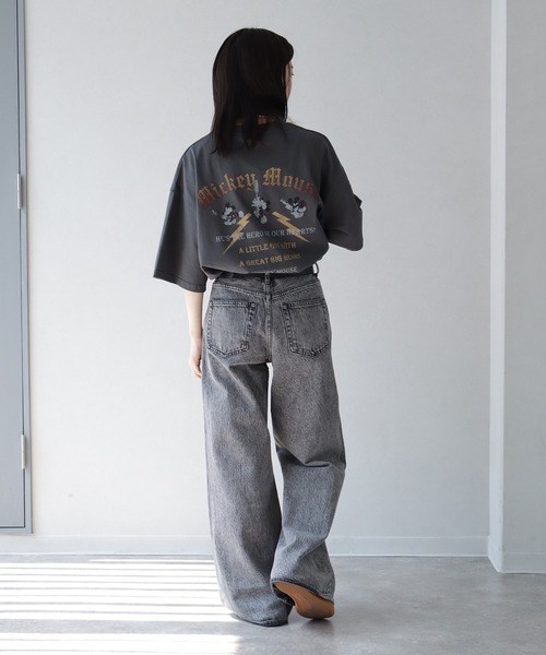 Disney(ディズニー)の「【Disney/ディズニー】ヴィンテージライクロックミッキープリントTシャツ(Tシャツ/カットソー・メンズ・スミクロ/ブラック系その他/ホワイト系その他/アイボリー・M/LL/L)」の14枚目の写真
