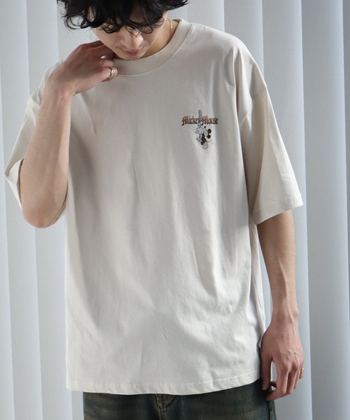 Disney(ディズニー)の「【Disney/ディズニー】ヴィンテージライクロックミッキープリントTシャツ(Tシャツ/カットソー・メンズ・スミクロ/ブラック系その他/ホワイト系その他/アイボリー・M/LL/L)」の15枚目の写真