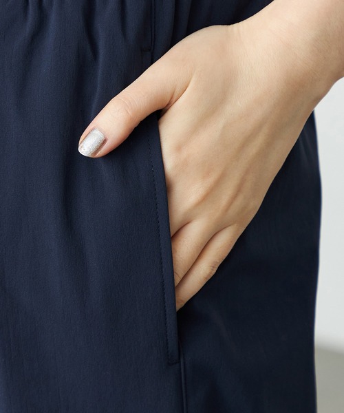 SOMETHING（サムシング）の「SOMETHING ウエストゴムSLワイドパンツ【UVカット・冷感・防シワ】夏用・涼しい（その他パンツ・レディース・ブラック/アイボリー/ネイビー/ミント・FREE）」の14枚目の写真