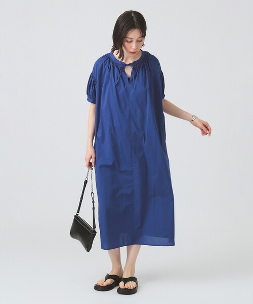 【オシャレ☆RAY BEAMS】黒　青　ボーダー　ラメ入りワンピース セール】スリットネック ボリューム ワンピース（ワンピース