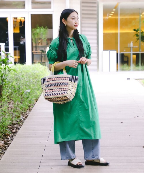 Ray BEAMS（レイビームス）の「スリットネック ボリューム ワンピース（ワンピース・レディース・ブルー/ブラック/ケリーグリーン・ONE SIZE）」の12枚目の写真