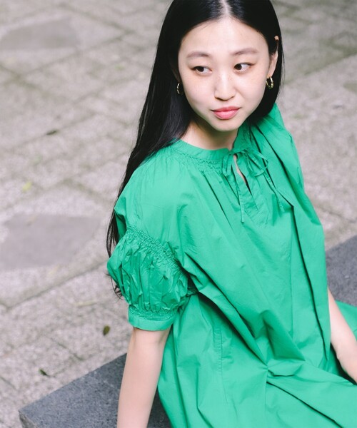 Ray BEAMS（レイビームス）の「スリットネック ボリューム ワンピース（ワンピース・レディース・ブルー/ブラック/ケリーグリーン・ONE SIZE）」の13枚目の写真