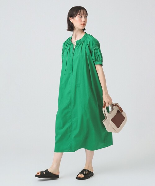 Ray BEAMS（レイビームス）の「スリットネック ボリューム ワンピース（ワンピース・レディース・ブルー/ブラック/ケリーグリーン・ONE SIZE）」の7枚目の写真