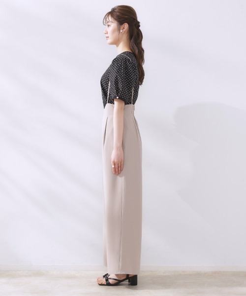 couture brooch(クチュールブローチ)の「【マシンウォッシャブル・きれいめ】キャミロンパース(その他パンツ・レディース・アイボリー/ブラック/ベージュ・36/38/40/42)」の9枚目の写真