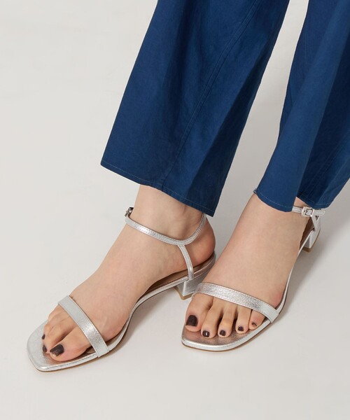 新品 Odette e Odile シルバー トングサンダル 24cm ODETTE E ODILE