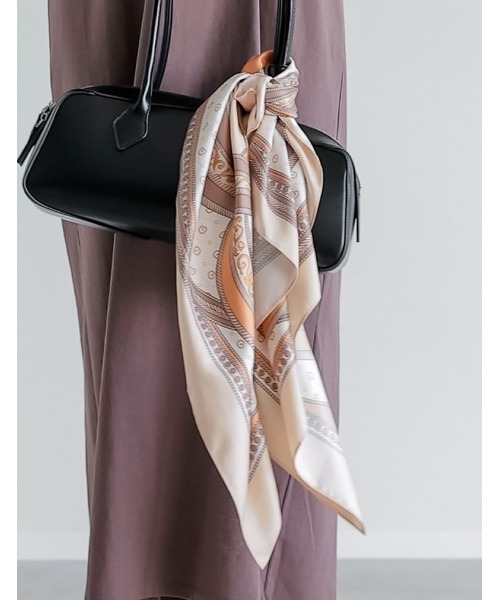 Re:EDIT（リエディ）の「選べる大判スカーフ柄アソート（ストール/ショール・レディース・ブラウン/オレンジ/ベージュ/グレー・FREE）」の6枚目の写真