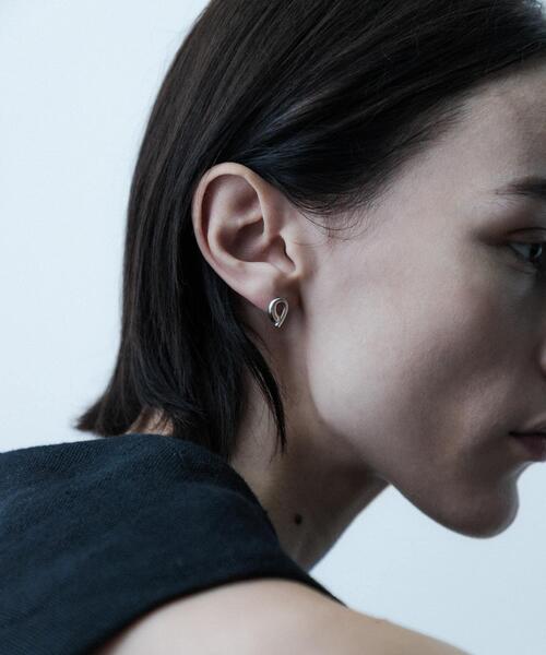 SMELLY(スメリー)の「SMELLY so’ asymmetric solid pierce(ピアス(両耳用)・レディース・シルバー・-)」の3枚目の写真