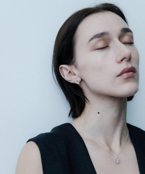 SMELLY(スメリー)の「SMELLY so’ asymmetric solid pierce(ピアス(両耳用)・レディース・シルバー・-)」の6枚目の写真