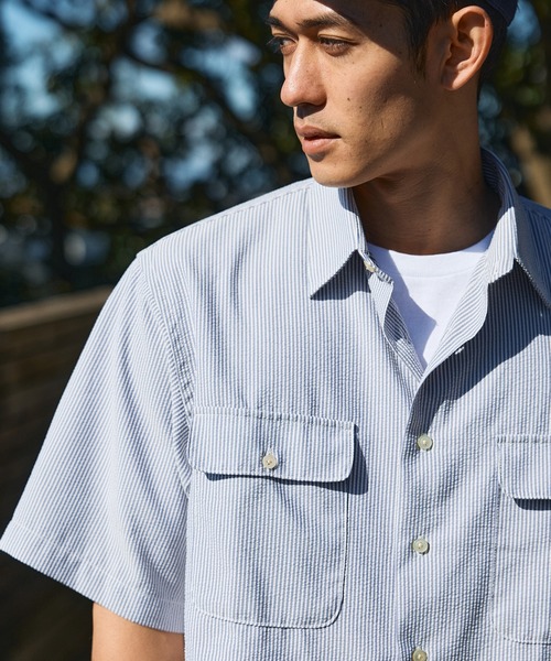 Lee(リー)の「Lee/リー【涼】シアサッカーハーフスリーブシャツ /半袖シャツ/軽量シャツ/ストライプシャツ(シャツ/ブラウス・メンズ・モカ/ネイビー/ブラック・MEDIUM/X-LARGE/LARGE/SMALL)」の1枚目の写真