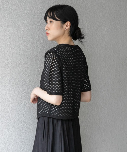 KBF（ケイビーエフ）の「ループヤーンメッシュプルオーバー（ニット/セーター・レディース・ブラック/イエロー/アイボリー・ONE）」の4枚目の写真