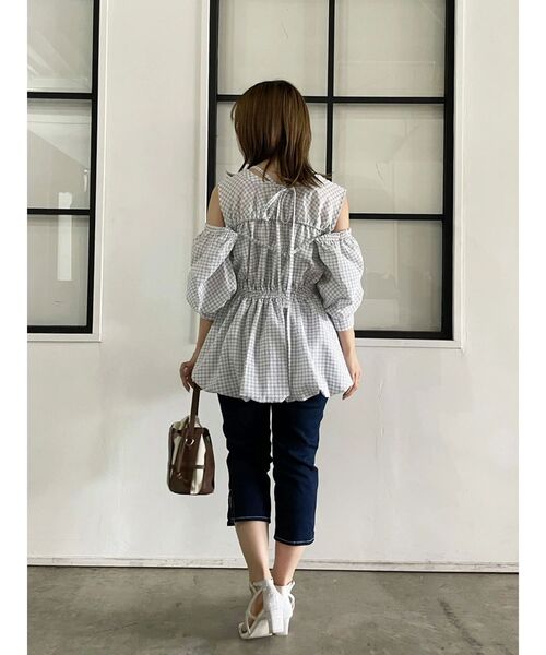 dazzlin（ダズリン）の「ハイウエストカプリパンツ（その他パンツ・レディース・ブルー/インディゴブルー・MEDIUM/SMALL）」の4枚目の写真