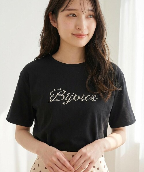 Feroux(フェルゥ)の「【洗える】Bijou刺繍Tシャツ(Tシャツ/カットソー・レディース・ブラック系/ホワイト系・F)」の2枚目の写真