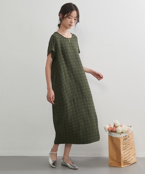 On One's Own(オンワンズオン)の「On One's Own ドビー素材コクーンシルエット半袖ワンピース(ワンピース・レディース・グリーン/ネイビー・M/L)」の16枚目の写真