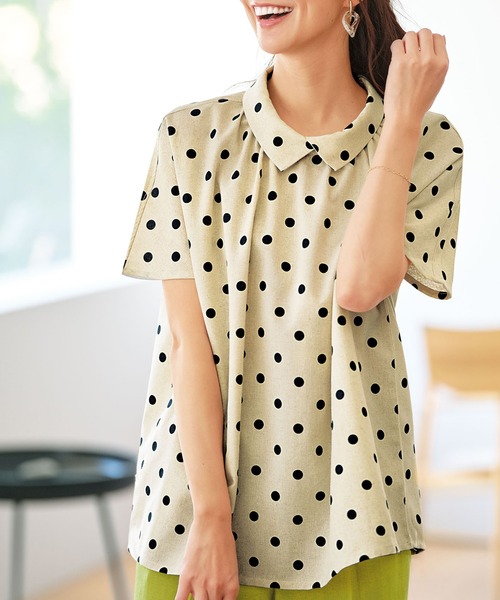 BELLUNA PLUS(ベルーナ)の「ちび衿デザイン大人顔ドットブラウス(シャツ/ブラウス・レディース・アイボリー系/ネイビー系・MEDIUM/X-LARGE/LARGE)」の2枚目の写真
