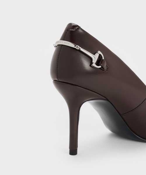 CHARLES & KEITH(チャールズ & キース)の「Erinna エリンナ メタリックアクセントポインテッドトゥパンプス(パンプス・レディース・バーガンディー/ブラック系その他7・22cm/22.5cm/23cm/23.5cm/24.5cm/25cm/25.5cm)」の8枚目の写真