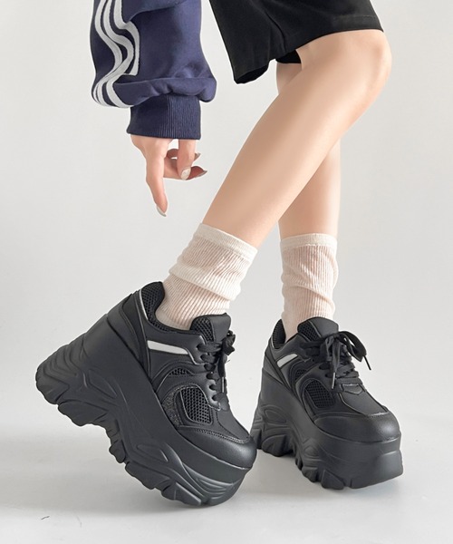 Shoes in Closet(シューズインクローゼット)の「【年中かわいい厚底】+10.5㎝ 厚底 ハイソール ラメMIX ボリューム スニーカー 536(スニーカー・レディース・ブラック/ホワイト・M/S/LL/L)」の2枚目の写真