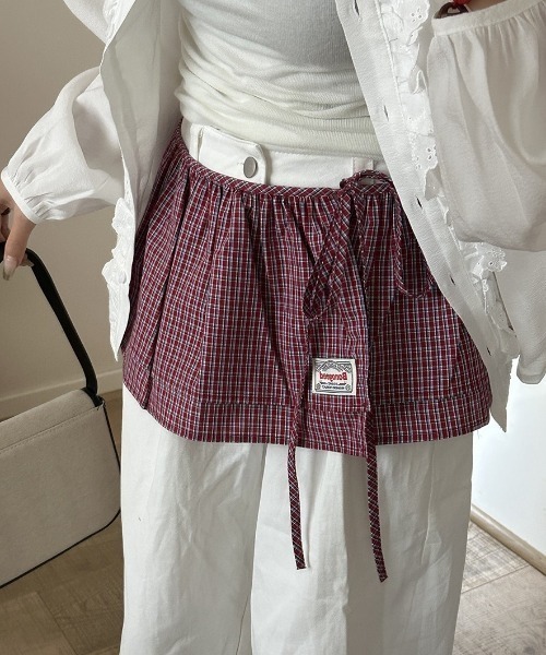 SHEPP(シープ)の「ギンガムチェック ワンポイント フリル レイヤード巻きスカート(スカート・レディース・ブルー/レッド/ブラック・F)」の9枚目の写真