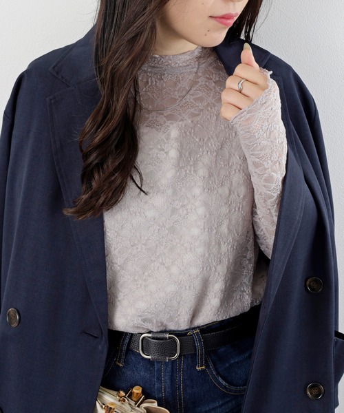 BELLUNA PLUS(ベルーナ)の「のびやかレース素材メロー使いプルオーバー(Tシャツ/カットソー・レディース・グレー/オフホワイト/ブラック・LARGE/X-LARGE/MEDIUM)」の1枚目の写真