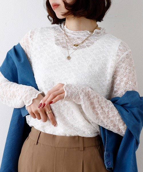 BELLUNA PLUS(ベルーナ)の「のびやかレース素材メロー使いプルオーバー(Tシャツ/カットソー・レディース・グレー/オフホワイト/ブラック・LARGE/X-LARGE/MEDIUM)」の2枚目の写真