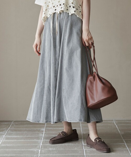 coen（コーエン）の「コットンレーヨンデニムパネルフレアスカート（スカート・レディース・ライトグレー/コバルトブルー/ネイビー・M/L）」の4枚目の写真