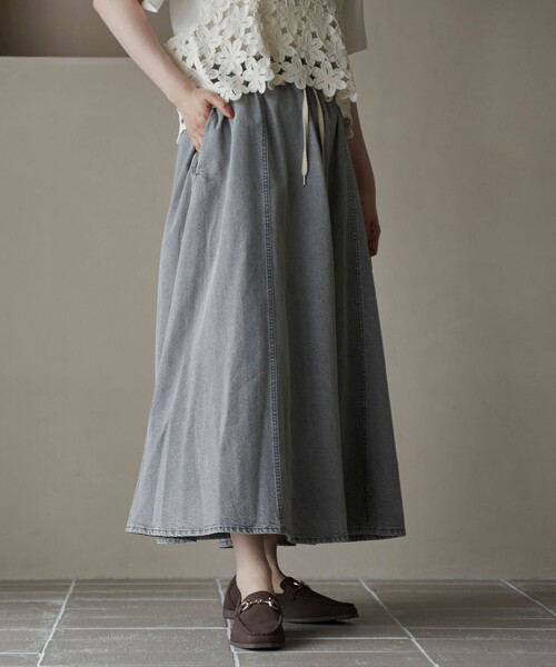 coen（コーエン）の「コットンレーヨンデニムパネルフレアスカート（スカート・レディース・ライトグレー/コバルトブルー/ネイビー・M/L）」の5枚目の写真