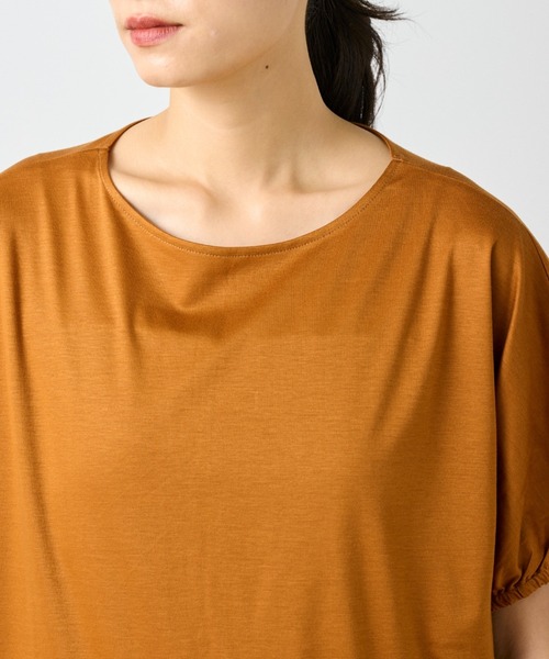 INED(イネド)の「ギザリヨセルスムース ボートネックドルマンカットソー(Tシャツ/カットソー・レディース・モカ/ブラック/ブラウン系その他/オフホワイト・9号)」の13枚目の写真