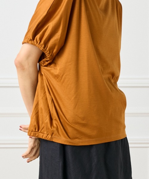 INED(イネド)の「ギザリヨセルスムース ボートネックドルマンカットソー(Tシャツ/カットソー・レディース・モカ/ブラック/ブラウン系その他/オフホワイト・9号)」の16枚目の写真