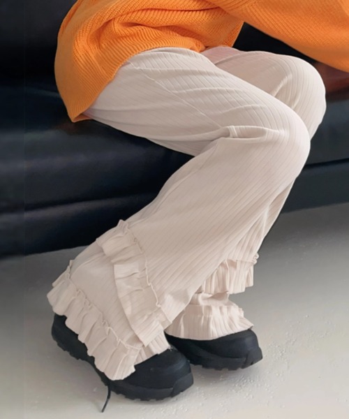 yuue' ( wear )（ユーイ）の「フリルフレアリブパンツ（その他パンツ・レディース・ブラック/アイボリー/グレー・FREE）」の2枚目の写真