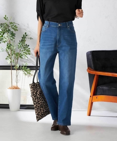 a.v.v（アーヴェヴェ）の「ストレッチデニムストレートパンツ（デニムパンツ・レディース・ブルー/ネイビー/チャコールグレー・38/40/34/36/42）」の3枚目の写真