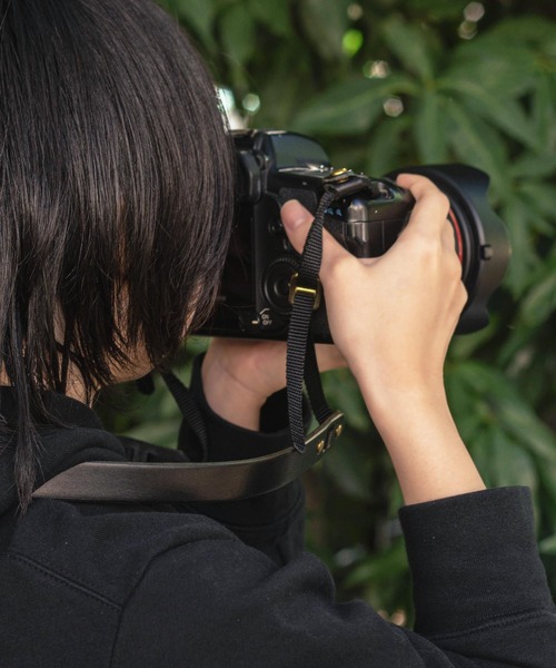 DURAM FACTORY（ドゥラムファクトリー）の「DURAM ドゥラム カメラストラップＡ レザー 本革 一眼レフ 10015（カメラ/カメラグッズ・レディース・ブラウン/ダークブラウン/ライトブラウン/ブラック・FREE）」の2枚目の写真