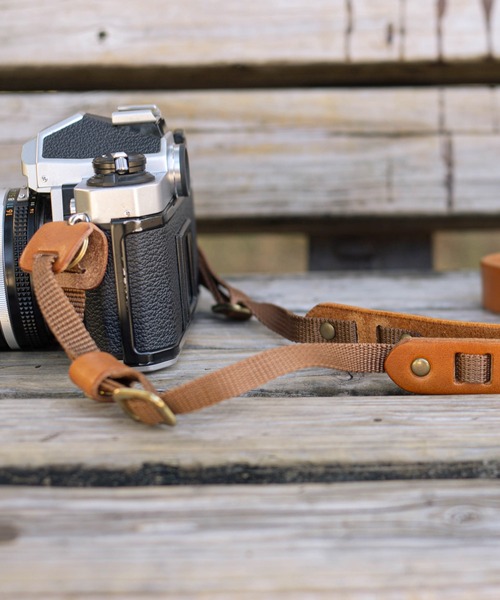 DURAM FACTORY（ドゥラムファクトリー）の「DURAM ドゥラム カメラストラップＡ レザー 本革 一眼レフ 10015（カメラ/カメラグッズ・レディース・ブラウン/ダークブラウン/ライトブラウン/ブラック・FREE）」の13枚目の写真
