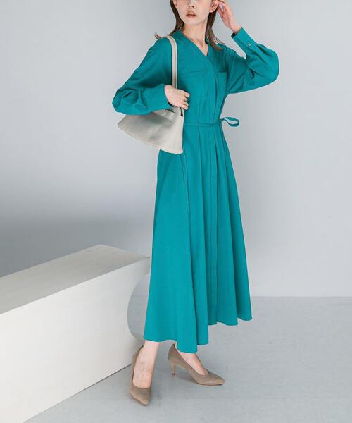 URBAN RESEARCH ROSSO WOMEN（アーバンリサーチ　ロッソ）の「ポケットデザインVネックワンピース（ワンピース・レディース・イエロー/グリーン/チャコールグレー/グレー・FREE）」の3枚目の写真