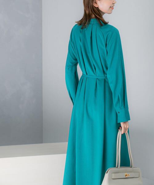 URBAN RESEARCH ROSSO WOMEN（アーバンリサーチ　ロッソ）の「ポケットデザインVネックワンピース（ワンピース・レディース・イエロー/グリーン/チャコールグレー/グレー・FREE）」の18枚目の写真