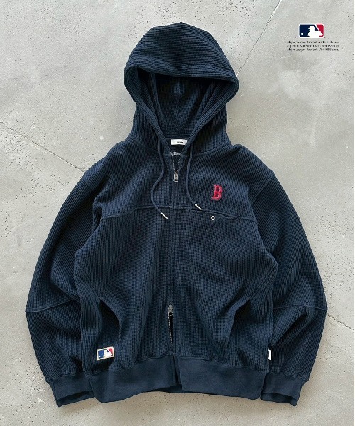 Perushu × MLB コラボ切り替えデザインサーマルジップフーディ