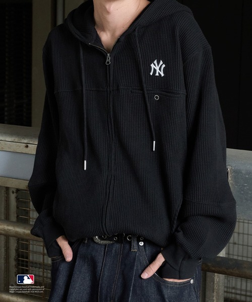 Perushu（ペルーシュ）の「Perushu × MLB コラボ切り替えデザインサーマルジップフーディ（パーカー・メンズ・ブラック/ブラウン/ライトグレー/ネイビー・MEDIUM/LARGE/SMALL）」の7枚目の写真