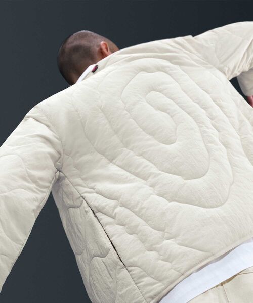 NIKE（ナイキ）の「ナイキ スポーツウェア メンズ パデッド ジャケット / Nike Sportswear Men's Padded Jacket IM9354-229 Light Khaki（ノーカラージャケット・メンズ・ブラウン系その他2・M/L/XL/2XL/S）」の15枚目の写真