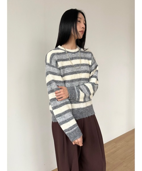Didot.showroom（ディドット ショールーム）の「配色ボーダーラウンドニット（ニット/セーター・レディース・ブラック/グレー/ブラウン・FREE）」の5枚目の写真