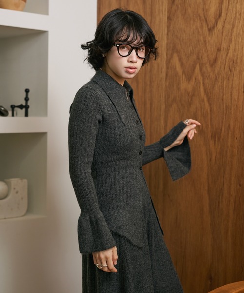 LAULEN（ローレン）の「front slit collared button knit set up /フロントスリットボタン襟付きニットセットアップ（セットアップ・レディース・オートミール/ベージュ/チャコールグレー/ブラック・FREE）」の12枚目の写真