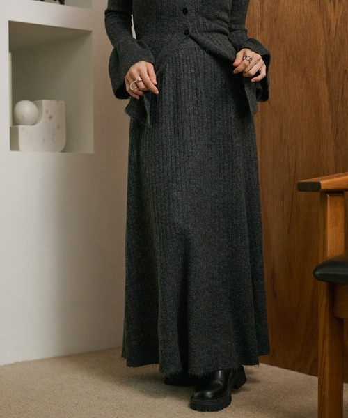 LAULEN（ローレン）の「front slit collared button knit set up /フロントスリットボタン襟付きニットセットアップ（セットアップ・レディース・オートミール/ベージュ/チャコールグレー/ブラック・FREE）」の13枚目の写真