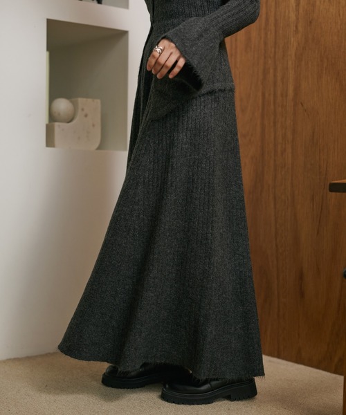 LAULEN（ローレン）の「front slit collared button knit set up /フロントスリットボタン襟付きニットセットアップ（セットアップ・レディース・オートミール/ベージュ/チャコールグレー/ブラック・FREE）」の14枚目の写真