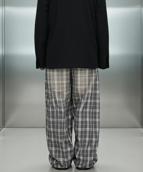 .KOM(ドットコム)の「A'GEM/9 × .kom 『.KOM/ドットケーオーエム』Check Fade Wide Denim/チェックフェードワイドデニム(デニムパンツ・レディース・ブラック・S/M)」の4枚目の写真