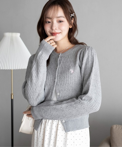 U.S. POLO ASSN.（ユーエスポロアッスン）の「∴WEGO/【26年春新作】USPOLO別注ケーブルニットカーディガン（カーディガン/ボレロ・レディース・グレー/アイボリー/ネイビー/ワイン・FREE）」の3枚目の写真