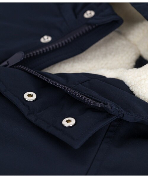 PETIT BATEAU（プチバトー）の「フード付きジャケット（ダウンジャケット/コート・キッズ・ブラウン/ネイビー・6YEAR/8YEAR/10YEAR/12YEAR）」の5枚目の写真