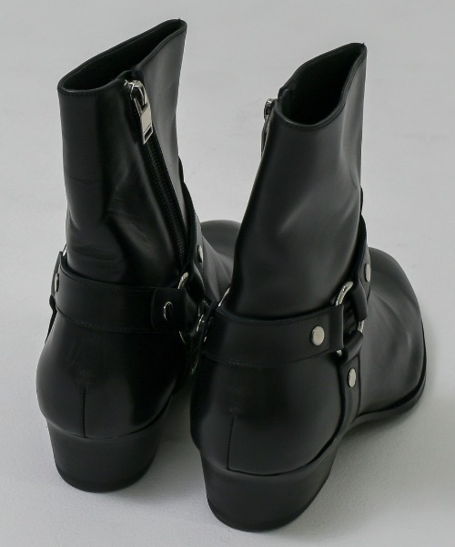 BENUSTA(ベヌスタ)の「A'GEM/9 × .kom 『BENUSTA/ベヌスタ』Ring Belt Design Heel Boots/リングベルトデザインヒールブーツ(ブーツ・メンズ・ブラウン/ブラック・26/27)」の5枚目の写真