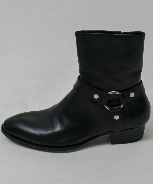 BENUSTA(ベヌスタ)の「A'GEM/9 × .kom 『BENUSTA/ベヌスタ』Ring Belt Design Heel Boots/リングベルトデザインヒールブーツ(ブーツ・メンズ・ブラウン/ブラック・26/27)」の3枚目の写真