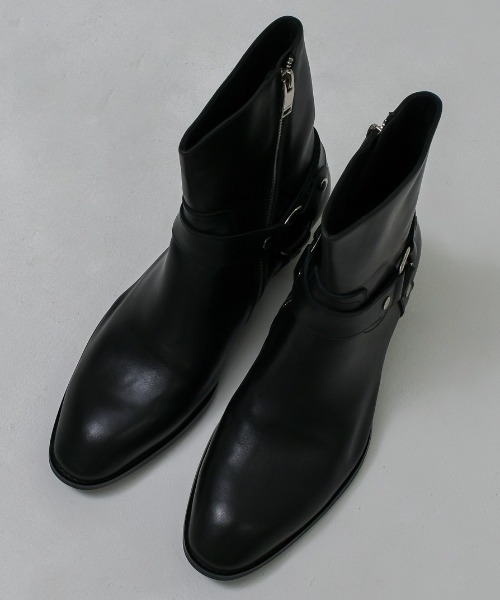 BENUSTA(ベヌスタ)の「A'GEM/9 × .kom 『BENUSTA/ベヌスタ』Ring Belt Design Heel Boots/リングベルトデザインヒールブーツ(ブーツ・メンズ・ブラウン/ブラック・26/27)」の4枚目の写真