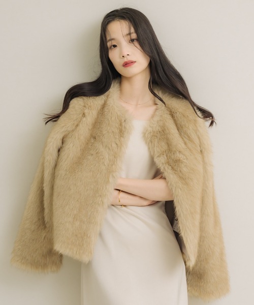 NEUNA（ヌナ）の「ノーカラーファーコート（ダウンジャケット/コート